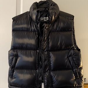 Aritzia Super Puff Vest